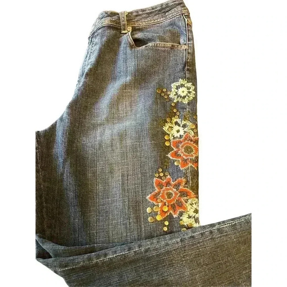 CHICO’S Platinum Bootcut Embroidered Metal  Studded Jeans Size 10 - Picture 2 of 9